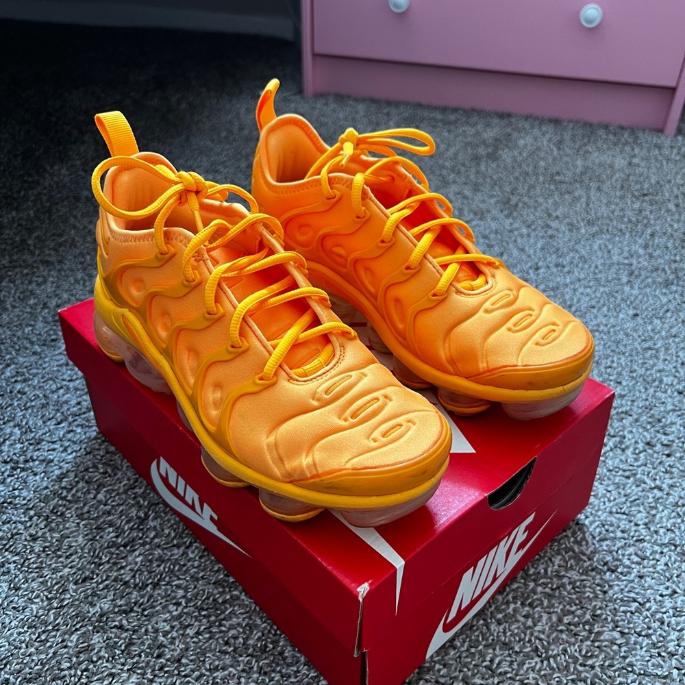 Nike Vapormax Plus Laser Orange